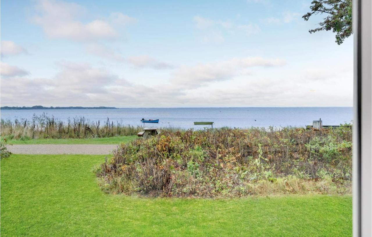 Beach Front Home In Sjolund With Kitchen エクステリア 写真