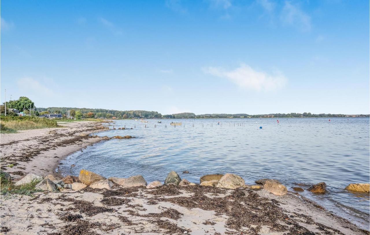 Beach Front Home In Sjolund With Kitchen エクステリア 写真