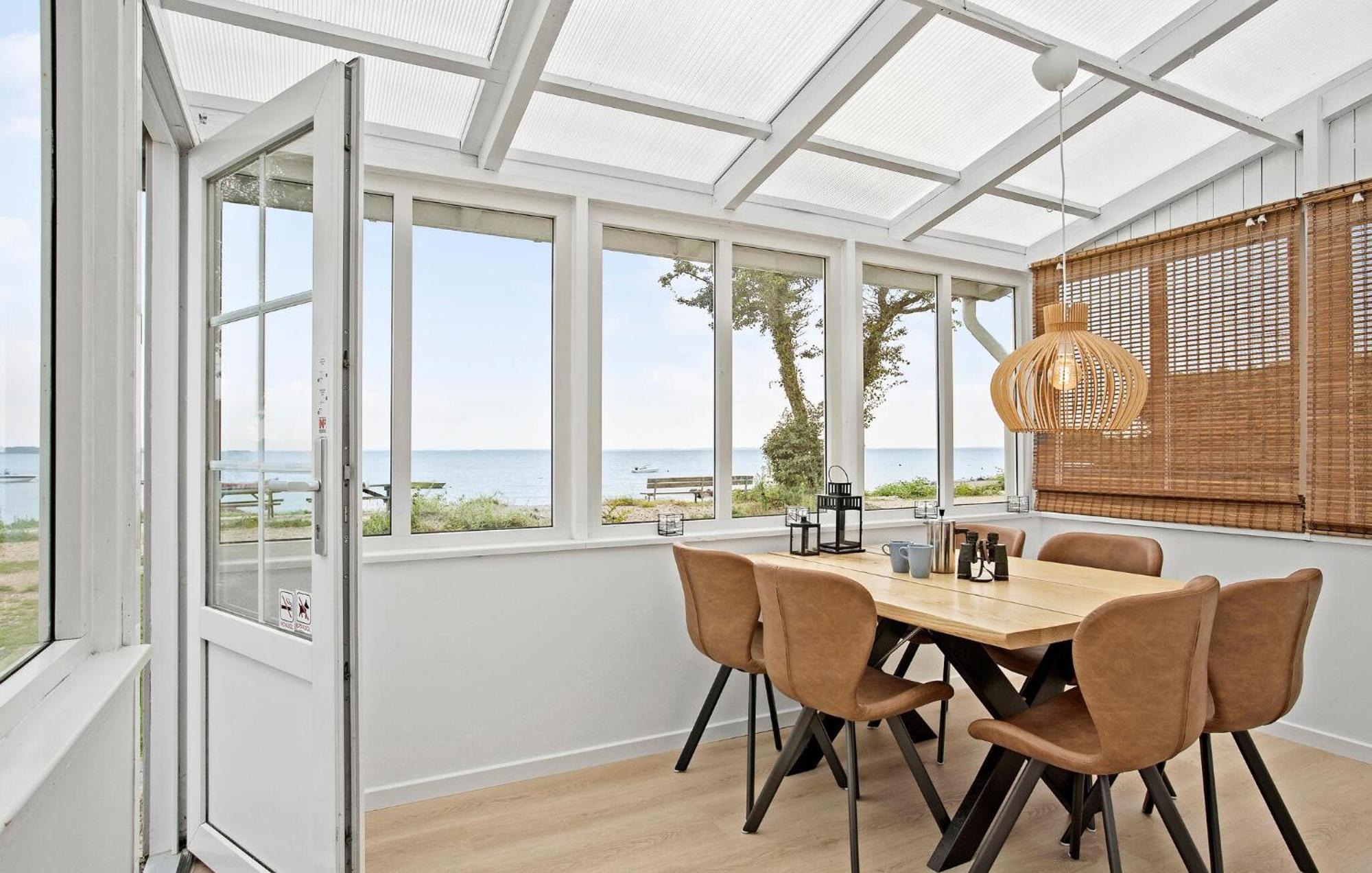 Beach Front Home In Sjolund With Kitchen エクステリア 写真